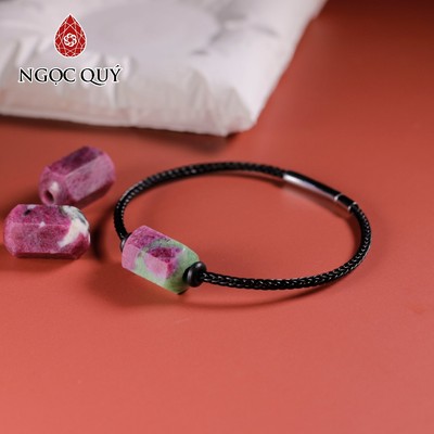 Vòng tay dây thép trụ giác đá ruby nam phi 17x10mm, dây thép 15cm - Ngọc Quý