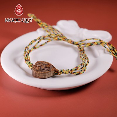 Vòng thắt dây trái tim trầm hương 18x20mm - Ngọc Quý