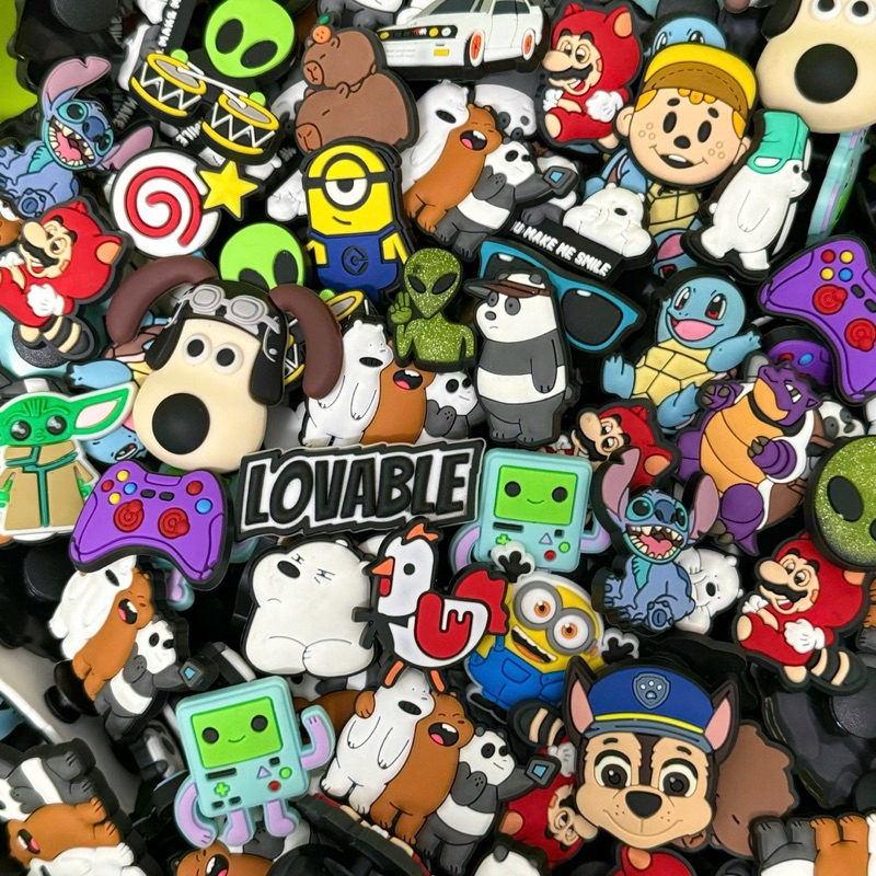 Sticker Logo Nhựa Dẻo Gắn Dép Sục Hoạt Hình Nam Nữ  - Async Studio