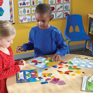 [Hàng nhập khẩu Mỹ] Đồ chơi hình học - Shapes Don't Bug Me Geometry Activity Set - Learning Resources