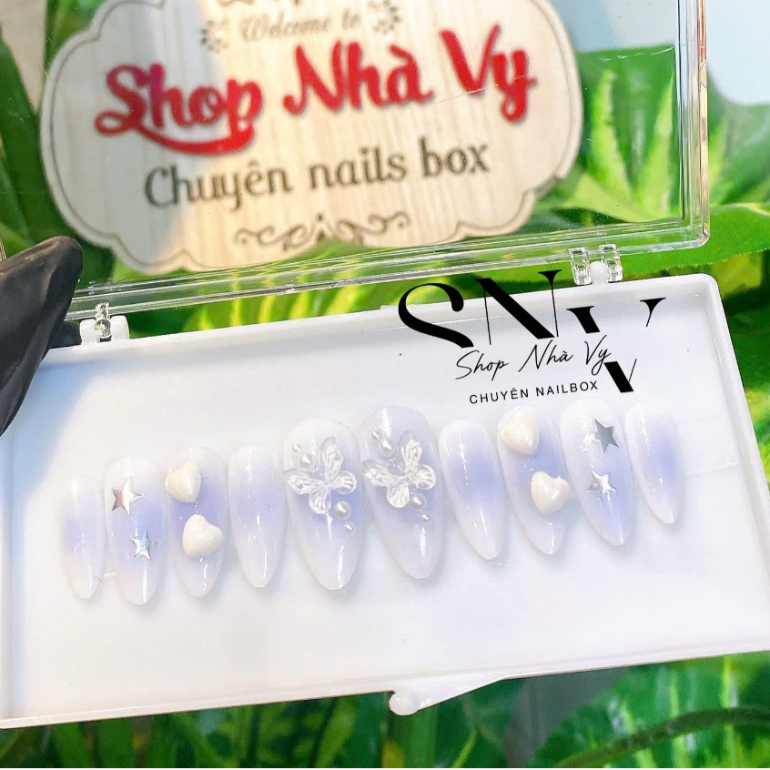 Nails thiết kế sang chảnh đính đá mã 357