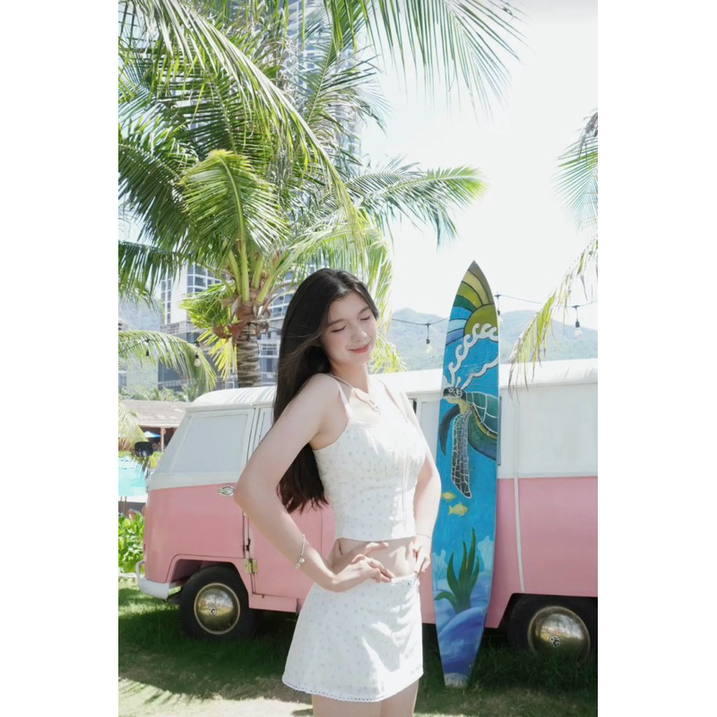 ÉMILIE - Syrena Set - Set áo 2 dây phối ren và chân váy lưng thấp hoạ tiết hoa nhí | BigBuy360 - bigbuy360.vn