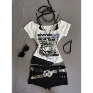  Áo thun kiểu y2k cổ yếm cột trễ vai giả 2 mảnh tay ngắn in chữ 