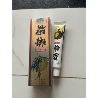 tuýp kem bôi bò cạp đen