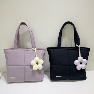 Túi Tote Phao Chần Bông Kẻ Sọc Đi Học Đi Du Lịch (Kèm Charm Hoa)