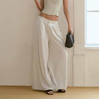 Quần Khaki Ống Rộng Nữ Nhăn Trousers Dáng Suông, Chất Liệu Khaki Mềm, Dáng Cạp Lửng - oula studios