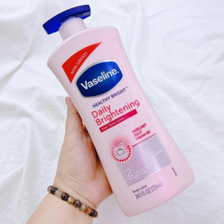 Sữa dưỡng thể trắng da toàn thân Vaseline 725 ml của Mỹ