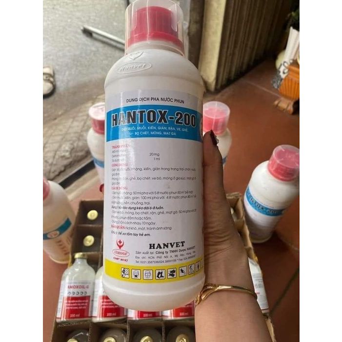 Hantox-200 - loại 1 lít -  ruồi; muỗi, kiến, gián, rận, ve, ghẻ, bọ chét, mòng, mạt gà