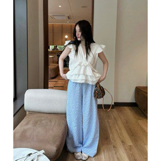  Set Bộ Áo Sơ Mi Tay Hến Cổ V Bèo Tầng Viền Ren Mix Quần Lưng Chun Caro Kẻ Sọc Xanh Trắng 