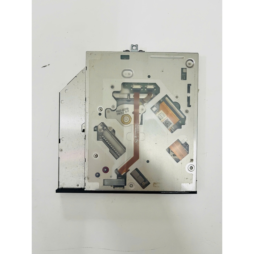 Thay Vỏ Laptop Dell M4700 Cũ