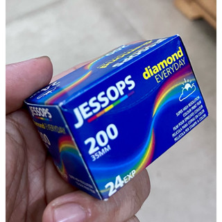  Phim chụp ảnh  rất hiếm  Jessops Diamond Everyday 200 24exp film 35mm date 12 2007 Phim outdate 