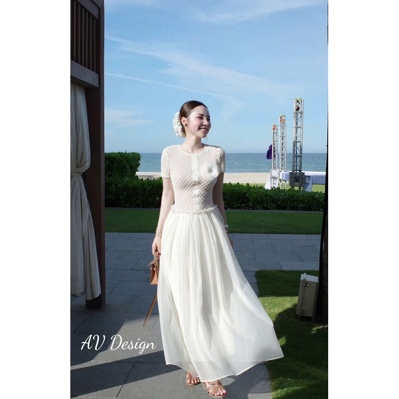 Váy Nữ Dáng Dài L.H Ren Phối Tơ Tặng Hoa Cài Siêu Sang Chuẩn Form Mẫu Mặc Màu Trắng Kem Kèm Hình Sho