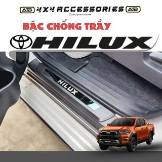  Ốp Bậc Cửa Xe Dán Bậc Lên Xuống Xe Ô Tô Toyota Hilux 2015 - 2025 Phụ Kiện Bán Tải Nhựa ABS Cao Cấp Chuẩn Form 