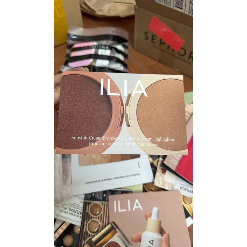 tạo khối và bắt sáng ilia Lightshift Cream Highlighter