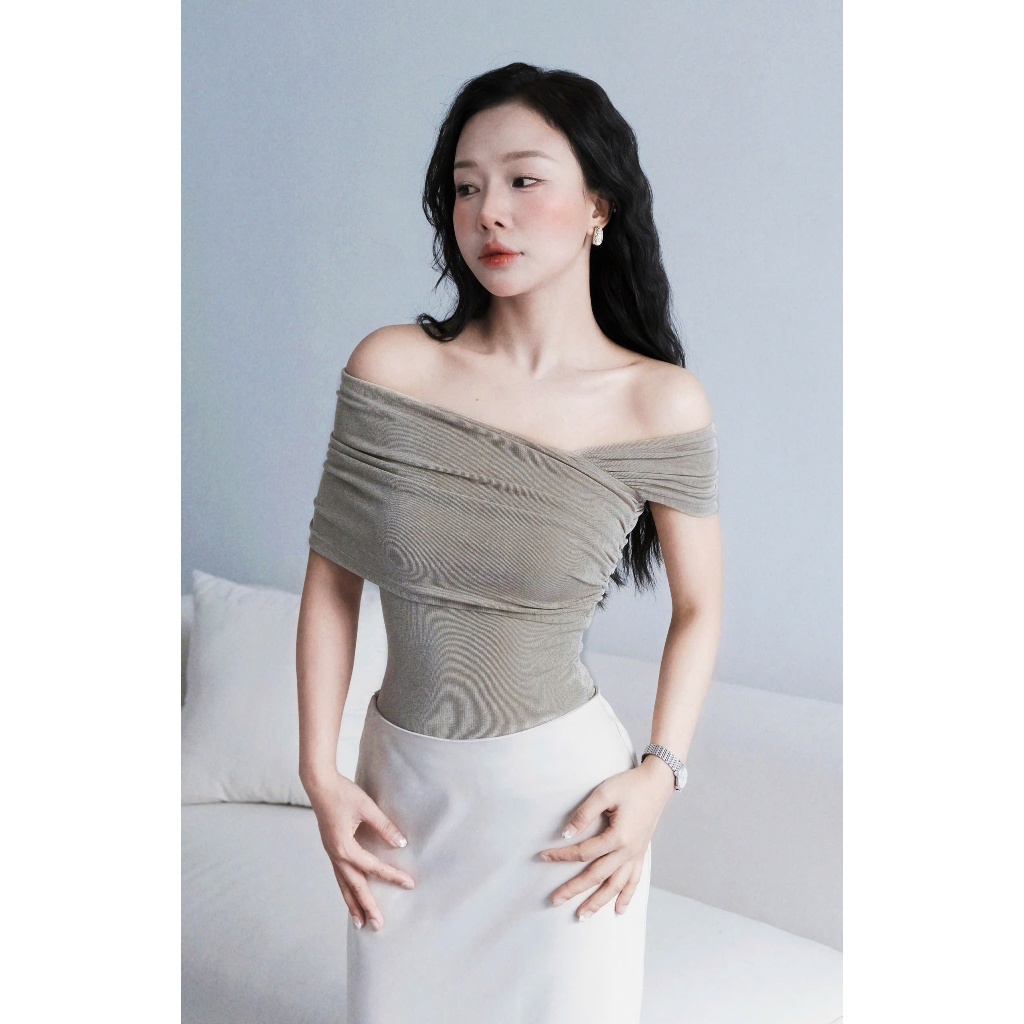 Áo Thun Lệch Vai Ngắn Tay, Áo Mặc Được Nhiều Kiểu, Chất Nhún Nhũ Co Dãn MioLady | BigBuy360 - bigbuy360.vn