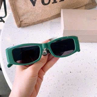 Kính mắt nữ form chữ nhật mix chữ gọng nhựa xinh