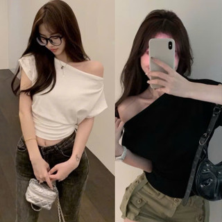 Áo kiểu lệch vai tay ngắn ba màu trắng đen đỏ xinh xắn VANISA CT309