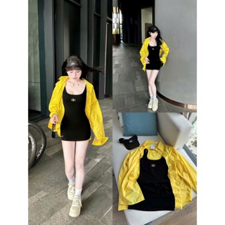 Đầm body Nữ 2 dây mảnh vải thun co giãn tốt cực kì tôn dáng kèm áo khoác sơ mi lụa ngoài dài tay che nắng