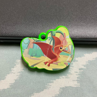 Mô hình rương kho báu đồ chơi trứng Kinder Joy