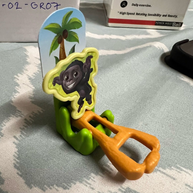 Mô hình bệ phóng đồ chơi trứng Kinder Joy