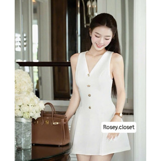 Đầm trắng dáng A khoét nách cổ V nút cúc trang trí sang trọng cho nữ _Rosey.closet