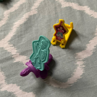 Mô hình bệ phóng đồ chơi trứng Kinder Joy