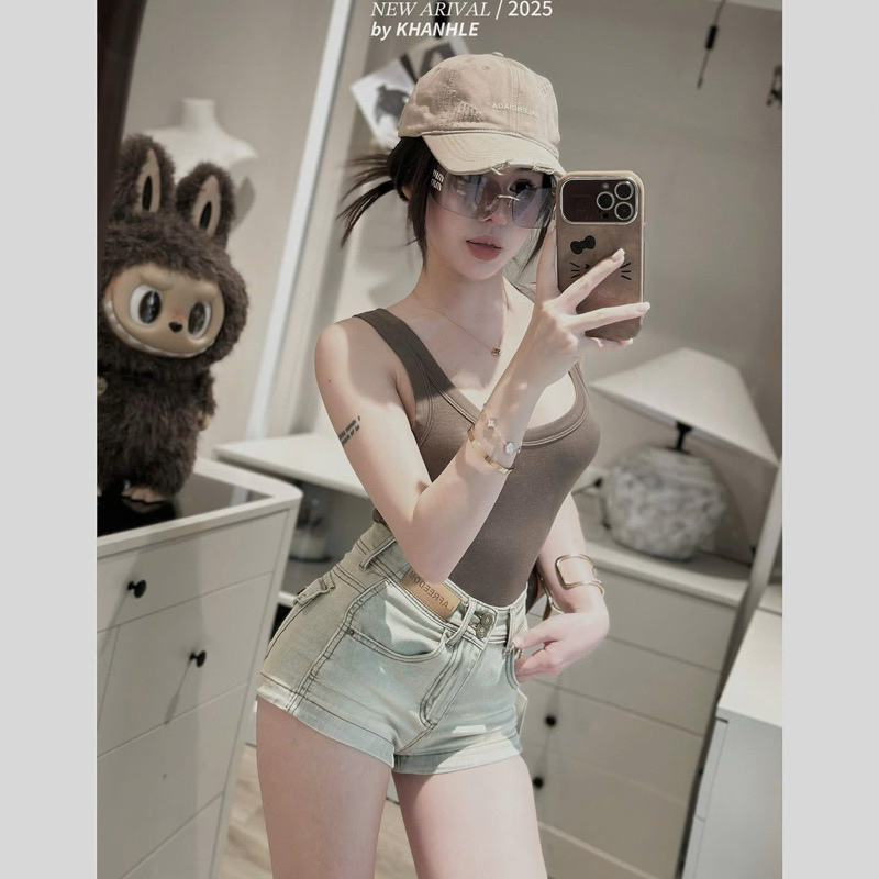 Quần Đùi Nữ Dáng Ngắn Form Chữ A Tag Da Quần Short Nữ Lưng Cao Hách Dáng chất Liệu Jeans Mềm Co Giãn Phong Cách Hàn Quốc | BigBuy360 - bigbuy360.vn