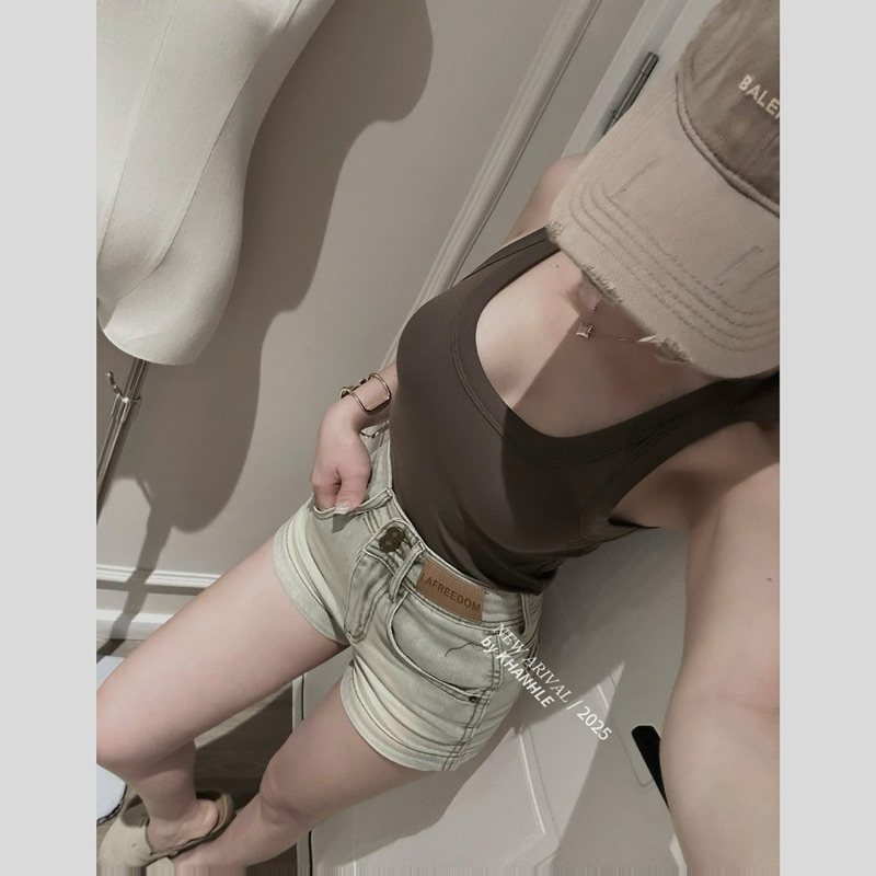 Quần Đùi Nữ Dáng Ngắn Form Chữ A Tag Da Quần Short Nữ Lưng Cao Hách Dáng chất Liệu Jeans Mềm Co Giãn Phong Cách Hàn Quốc | BigBuy360 - bigbuy360.vn