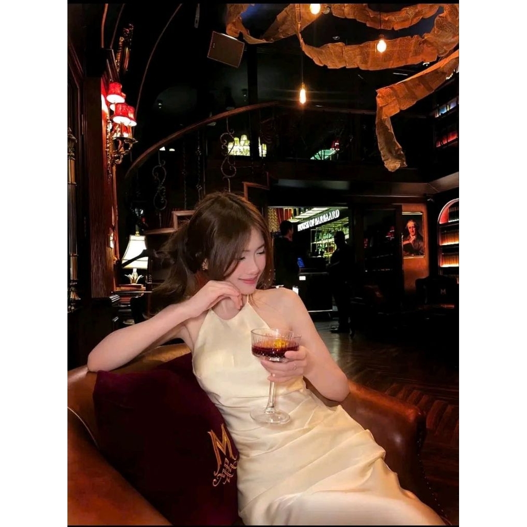 Đầm Lụa Cổ Yếm Xếp Ly Có Mút  Dáng Dài - Joyci Dress Silk Mẫu Mới 2025 | BigBuy360 - bigbuy360.vn