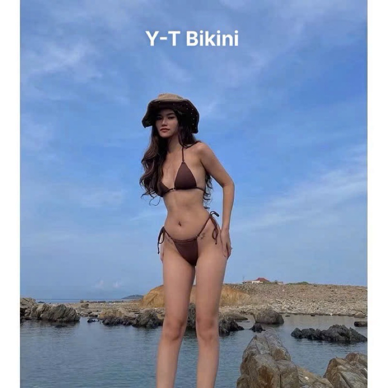 Bikini 2 mảnh khoen nhỏ mầu nâu đất khoe dáng đi biển | BigBuy360 - bigbuy360.vn