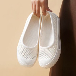 Giày nữ búp bê nhựa thoáng khí đục lỗ, giày đi biển đi mưa đế bằng chống trơn trượt mềm dẻo êm chân thegiogiay V398