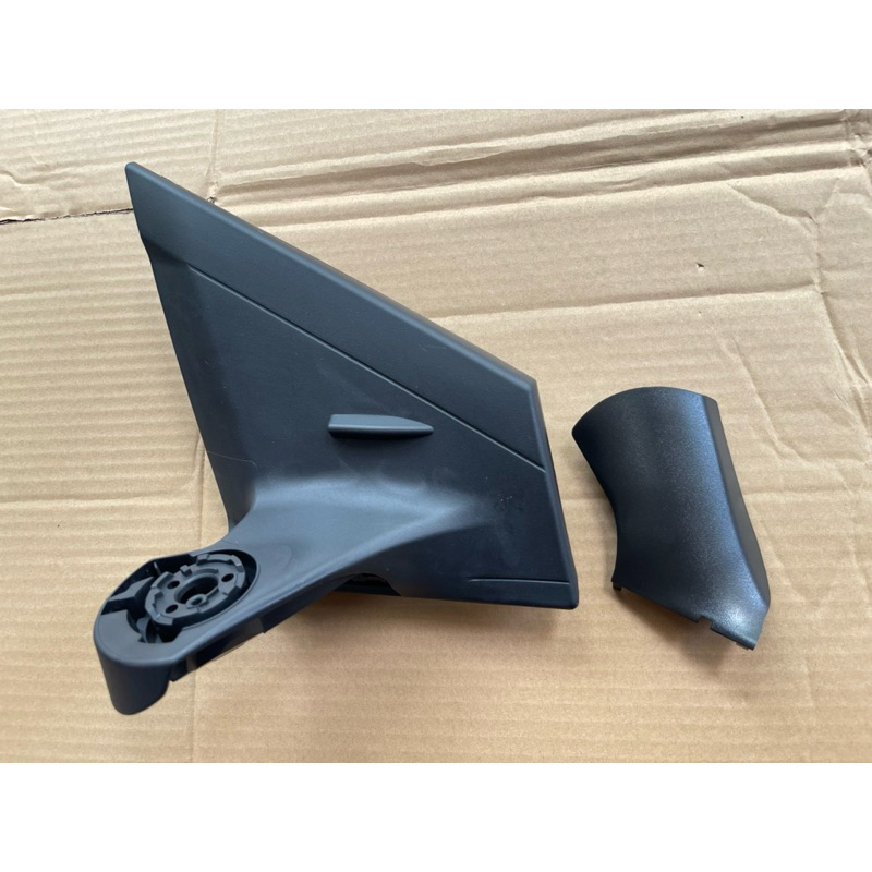 chân gương xe Vios đời 2015-2019
