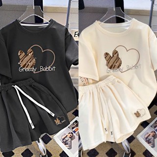  Set Bộ Quần và Áo in hình Thỏ Trái Tim và chữ Greedy Rabbit dành cho Bé Gái 2025 Set thời trang có túi xinh xinh 
