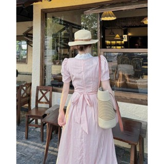 Váy sơ mi Đào design thiết kế dáng dài tay lỡ hoạ tiết kẻ dọc, thắt nơ lưng duyên dáng