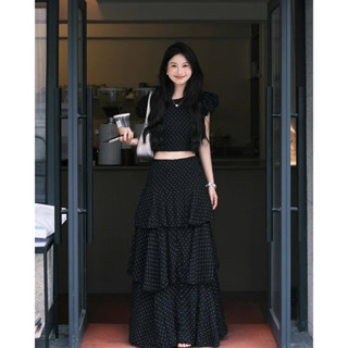  Set áo và chân váy xoè 3 tầng chấm bi đen nền trắng 
