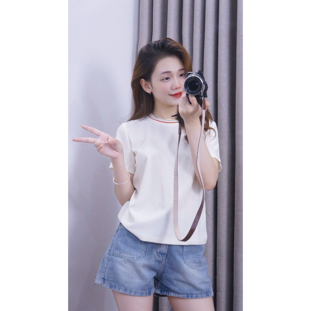 Áo cổ tròn trơn phối viền kẻ dễ mặc .thích hợp đi chơi ,picnic ,dạo phố ,chất vải tổ ong mịn ,from vừa(M15) | BigBuy360 - bigbuy360.vn