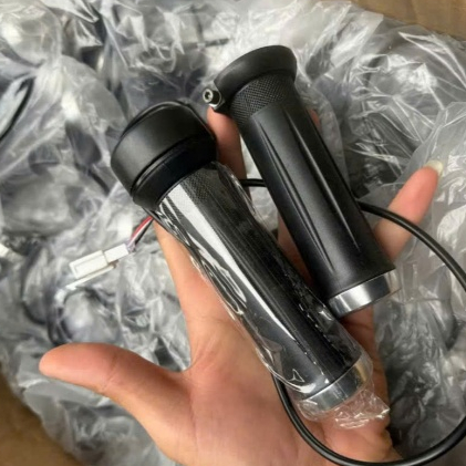 [1 đôi ] Tay ga điện Yadea X5 Neo chính hãng