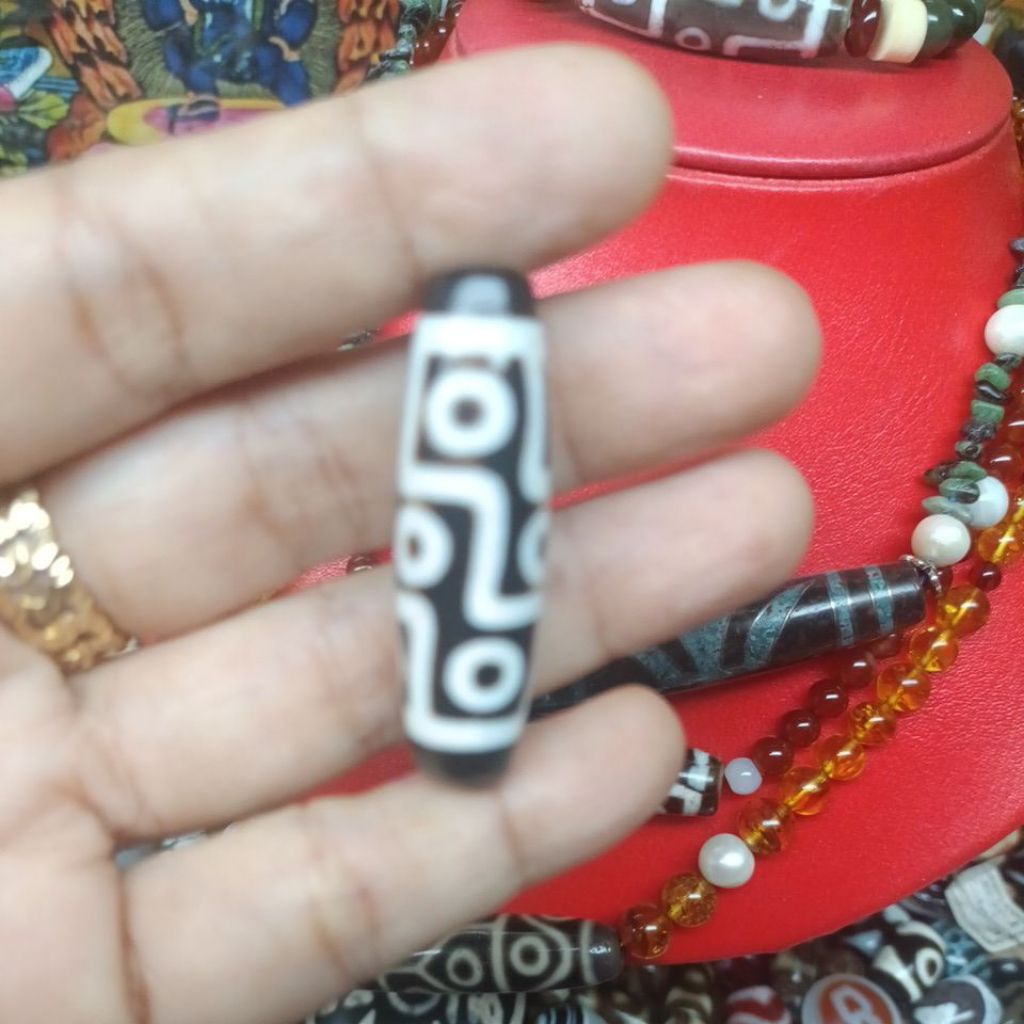 DZI 9 mắt tây tạng.