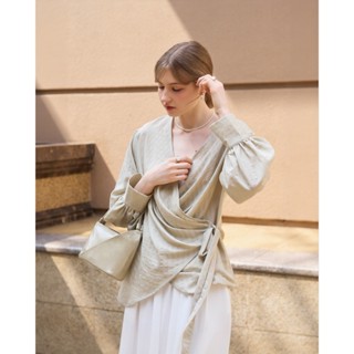 Áo nữ KHÂU BY CQ màu trắng kem Fawziya