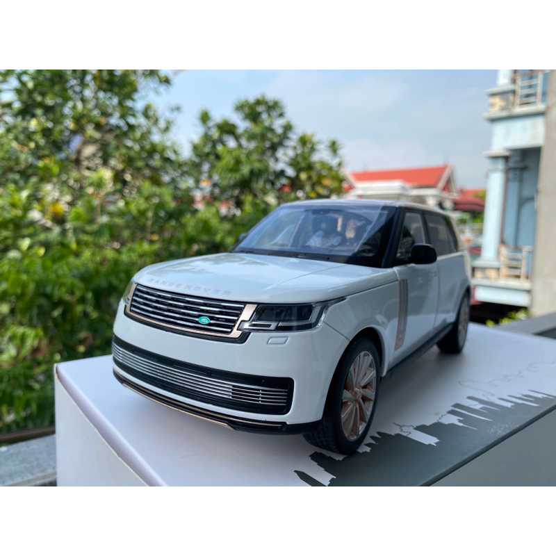 Mô hình xe Land Rover Range Rover Autobiography 2023 tỉ lệ 1:18