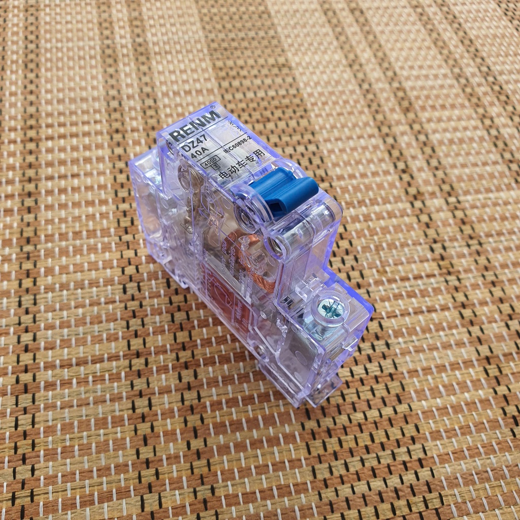 Aptomat Xe Điện – Cầu Dao Tự Động 40A, Chống Ngắn Mạch, Bảo Vệ An Toàn, Bền