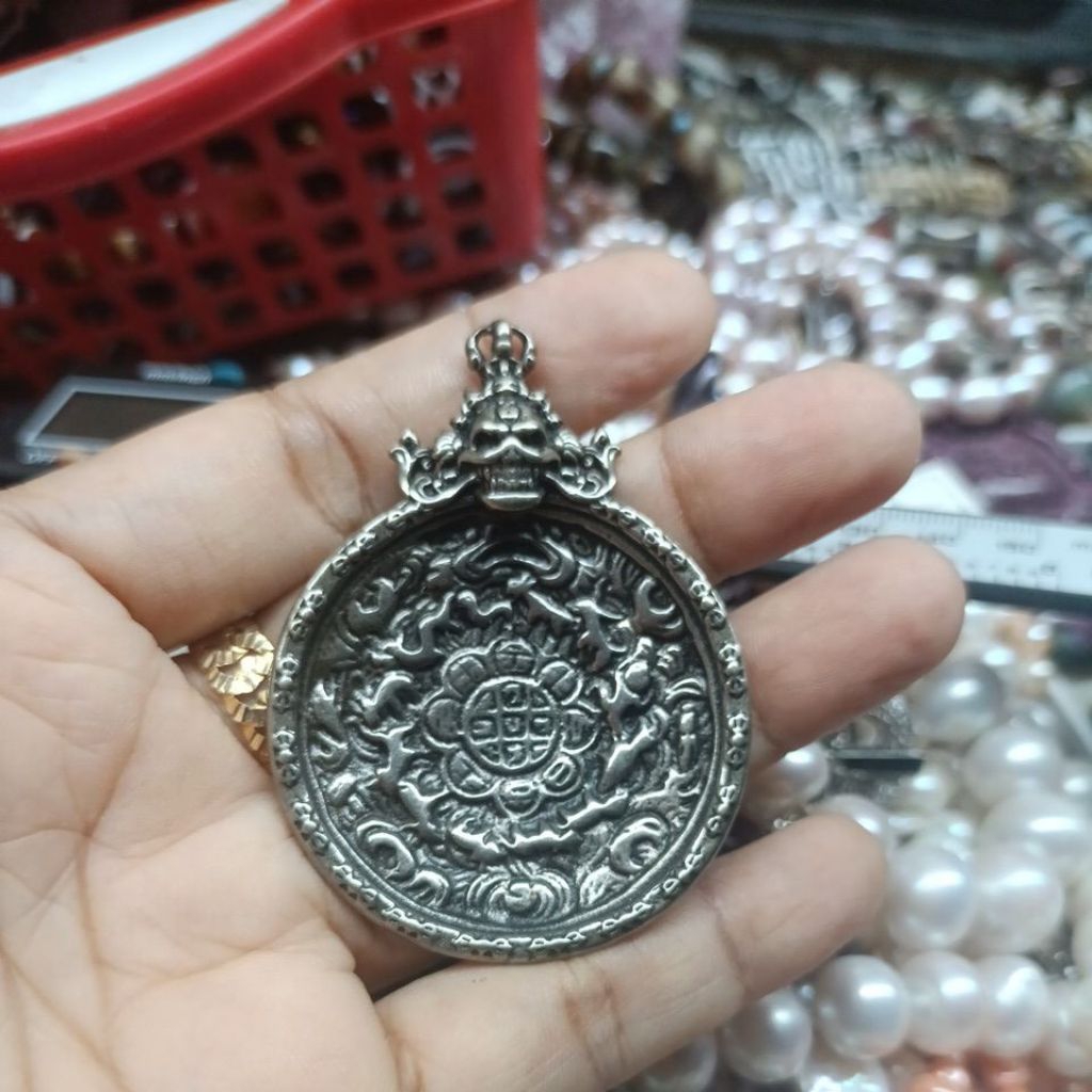 vật phẩm tâm linh tây tạng.