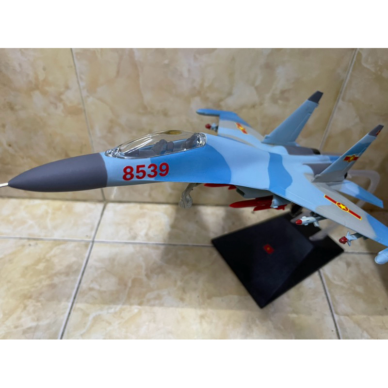 Mô hình Máy báy SU-30MK2  Việt Nam nhựa ABS 1:72