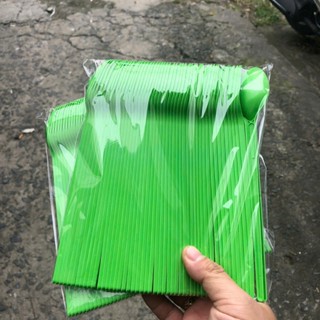 combo 100 muỗng nhựa màu xanh chuối dài 20cm muỗng nhựa thực phẩm
