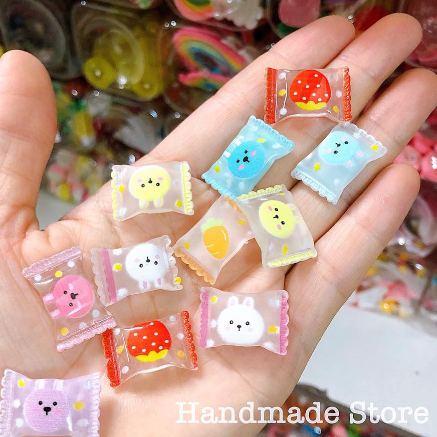 Charm gói kẹo nhỏ