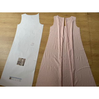RN771_Rập giấy may đầm suông chéo lưng nữ