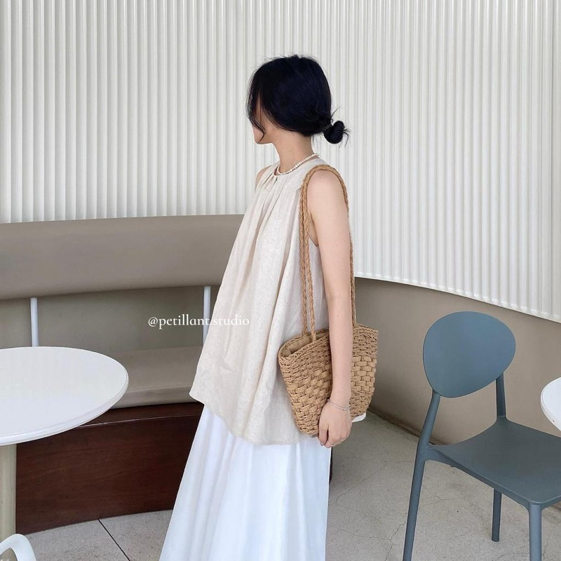 TL 𝐋𝐚𝐧𝐢 𝐓𝐨𝐩 (𝐋𝐢𝐧𝐞𝐧). studio ( mới 100%- do order về bị rộng)