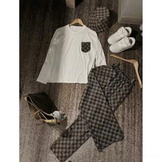 Bộ quần áo thu đông nữ LV, áo thun dài tay phối túi ngực mix quần kẻ ca rô suông dài