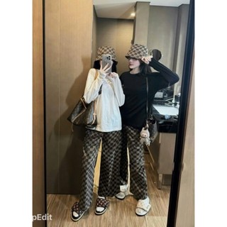 Bộ quần áo thu đông nữ LV, áo thun dài tay phối túi ngực mix quần kẻ ca rô suông dài