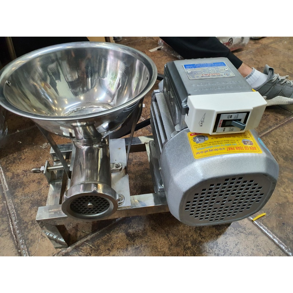 Máy xay xương cổ gà vịt, tôm, cua ,cá